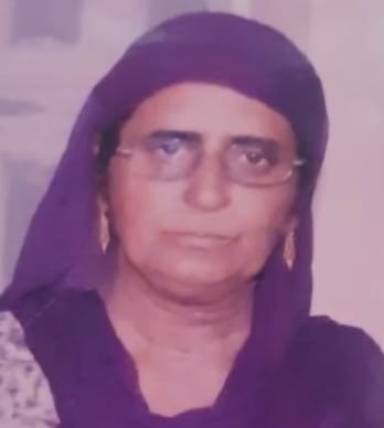Shock to famous singer Kanwar Grewal, mother Manjit Kaur ji passed away